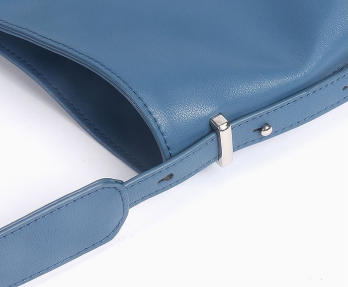 Iris Leather Tote Bag details