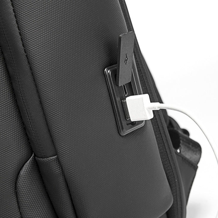 BG TitanTravel Pro Backpack USB port