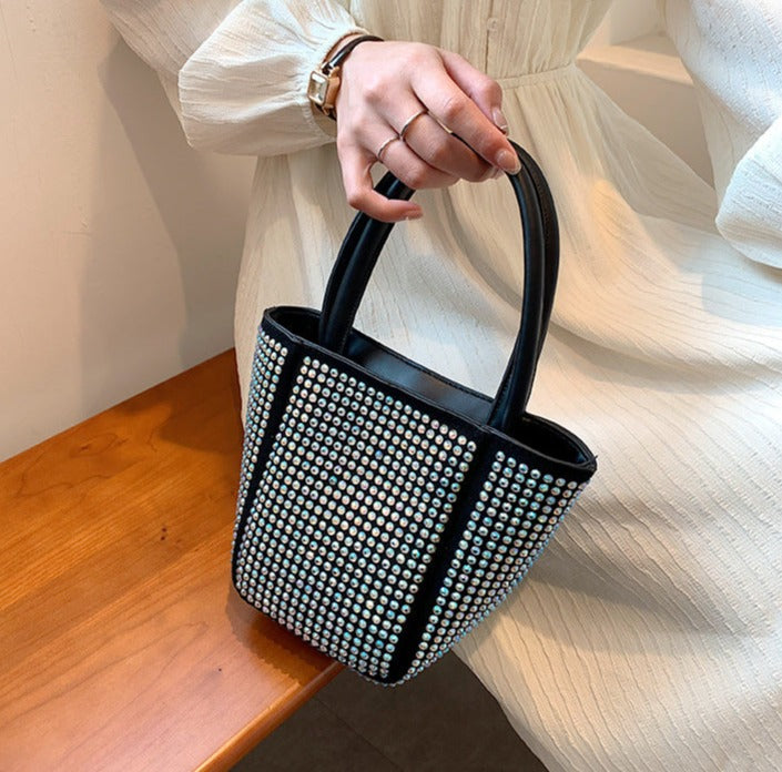 Chic Versatility with the Grandeur Tote vegan