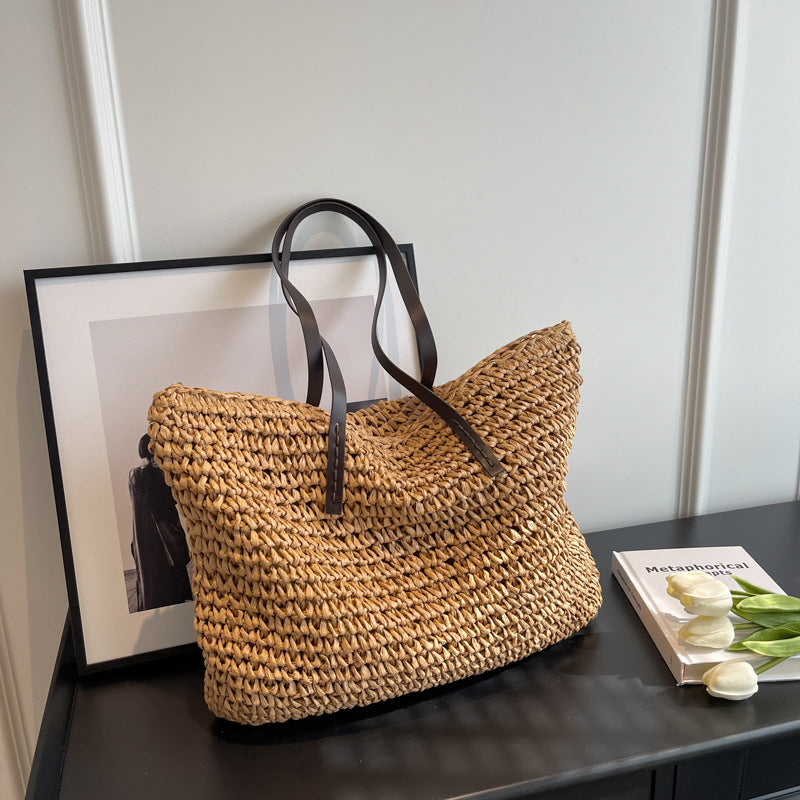 Straw Tote Summer beach bag display 2